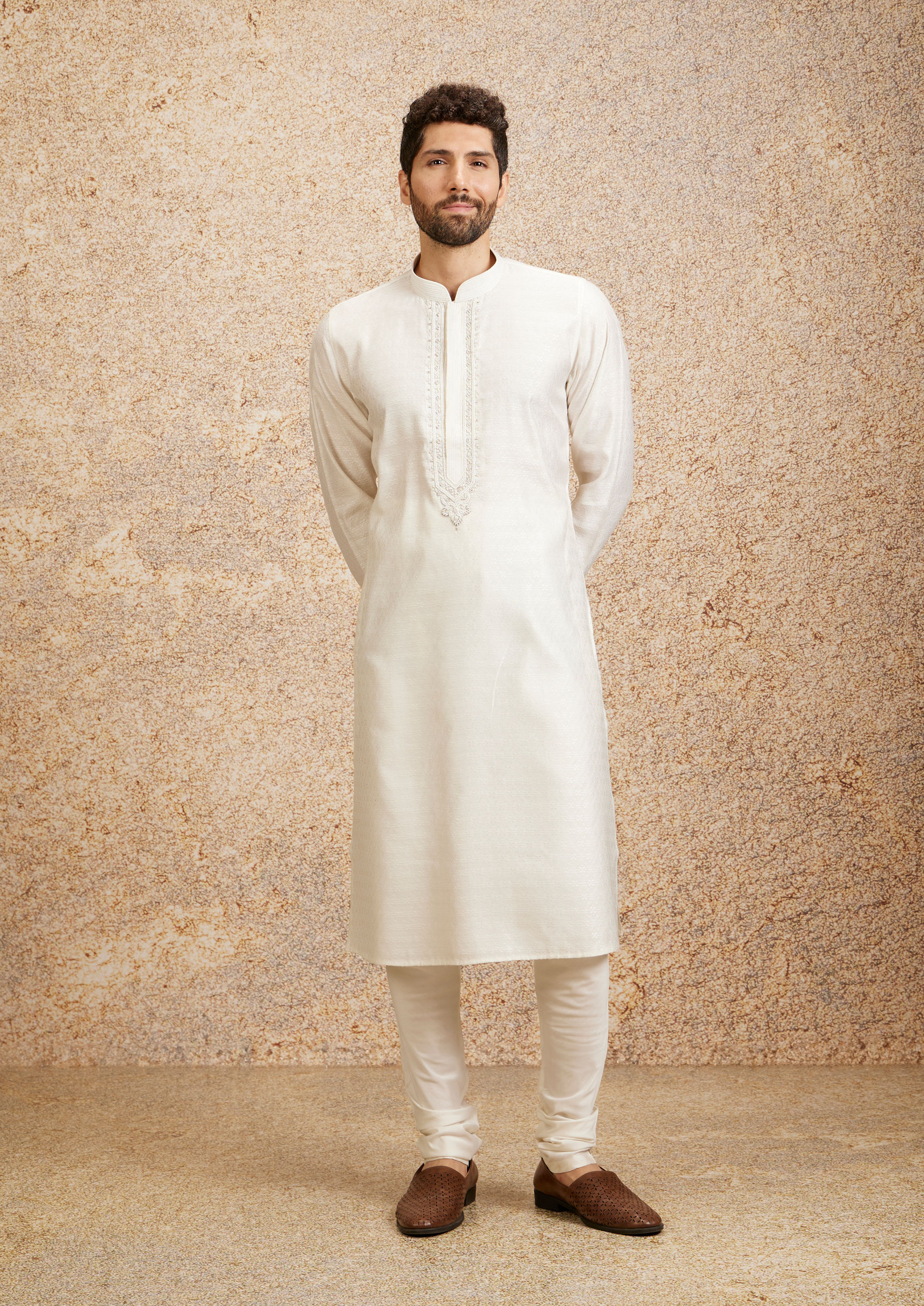 公式限定 福袋 - 公式通販オンラインショップ Buy Embellished Warm White Kurta Pajama Online in the USA ニット/セーター